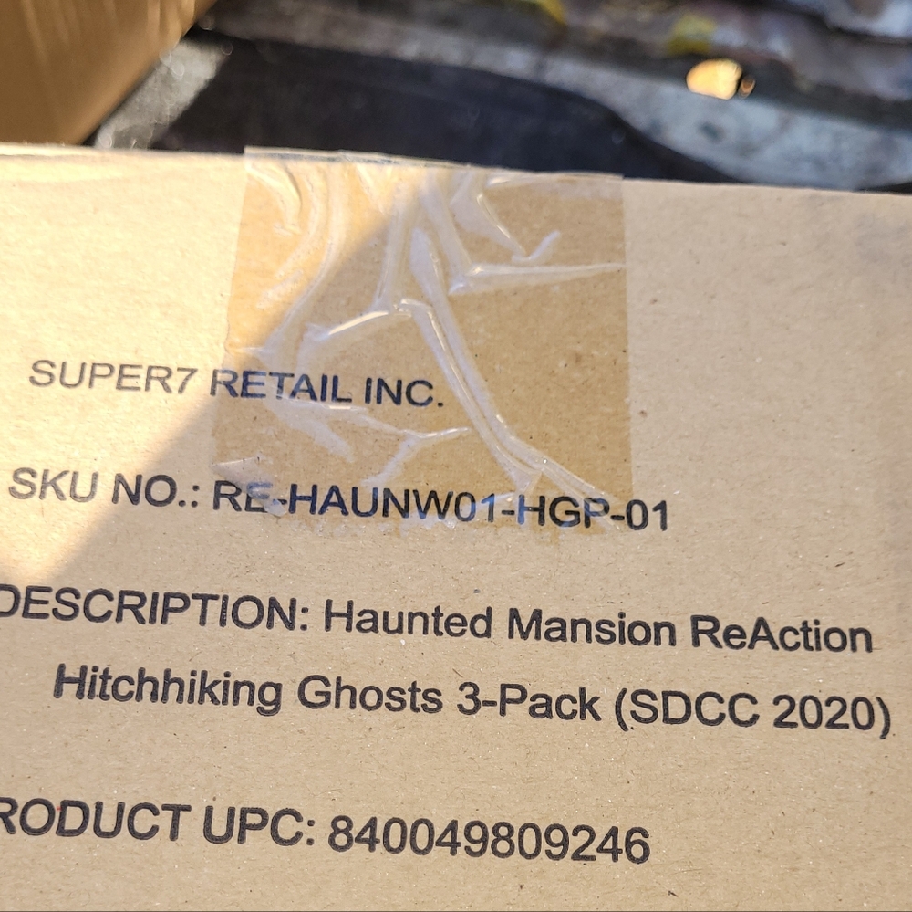 Disney Haunted Mansion Hitchhiking Ghosts ReAction Figure Set 2020 Super7 SDCC - Picture 7 of 14